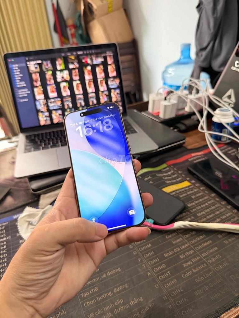 iPhone 16 Pro Lock 128GB Vàng Nguyên zin. Mua bán Điện thoại tại Quận Gò Vấp Tp Hồ Chí Minh được đăng bởi Quảng Phạm Mua Iphone Lock và QT  HCM hình 1