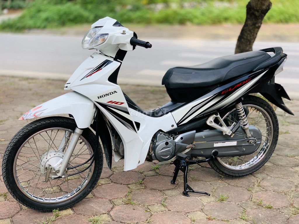 HONDA WAVE BLADE MÁY 110 MÀU TRẮNG SIÊU ĐẸP ZIN