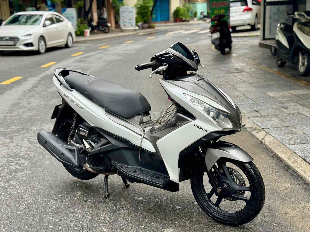 Honda Air Blade 2014 Бело-черный - Госномер 43