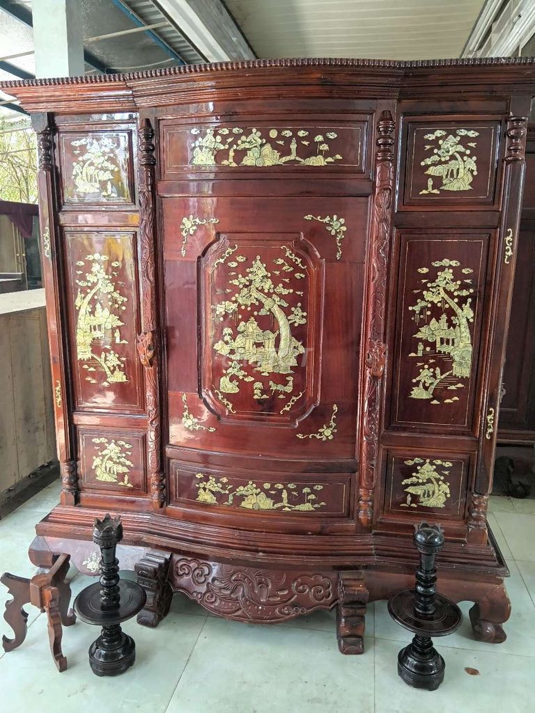 Tủ thờ Gỗ Nâu đỏ Cổ điển. Mua bán Tủ, kệ gia đình tại Thành phố Bến Tre Bến Tre được đăng bởi Hung hình 1