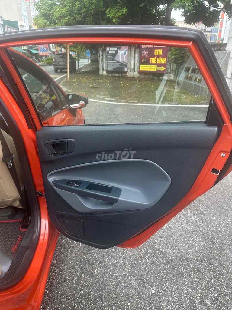 bán ford fista sx 2012 số tự động, như mới. Mua bán Ô tô tại Huyện Hoài Đức Hà Nội được đăng bởi Đức Giang hình 12