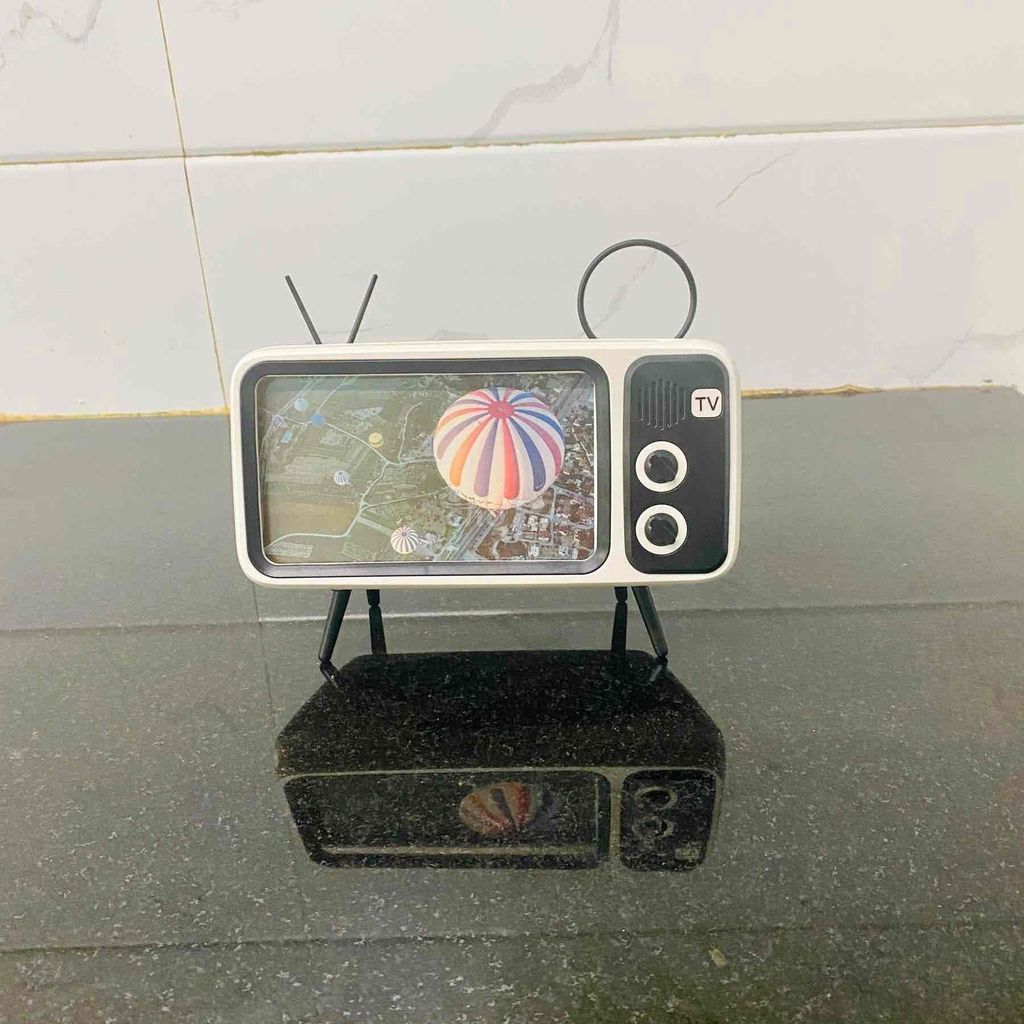 Loa Bluetooth trắng Likenew trang trí. Mua bán Tivi, Âm thanh tại Thành phố Buôn Ma Thuột Đắk Lắk được đăng bởi Nam Le Thanh hình 1