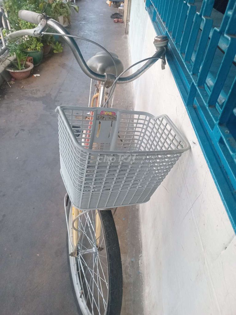 Xe đạp mini nữ 24 inch Vàng đồng. Mua bán Xe đạp tại Quận 10 Tp Hồ Chí Minh được đăng bởi Phạm văn minh hình 2