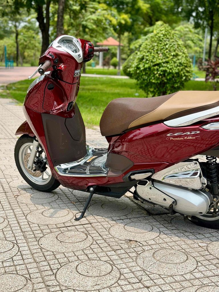 Honda Lead 4val 2024 odo 12000 km