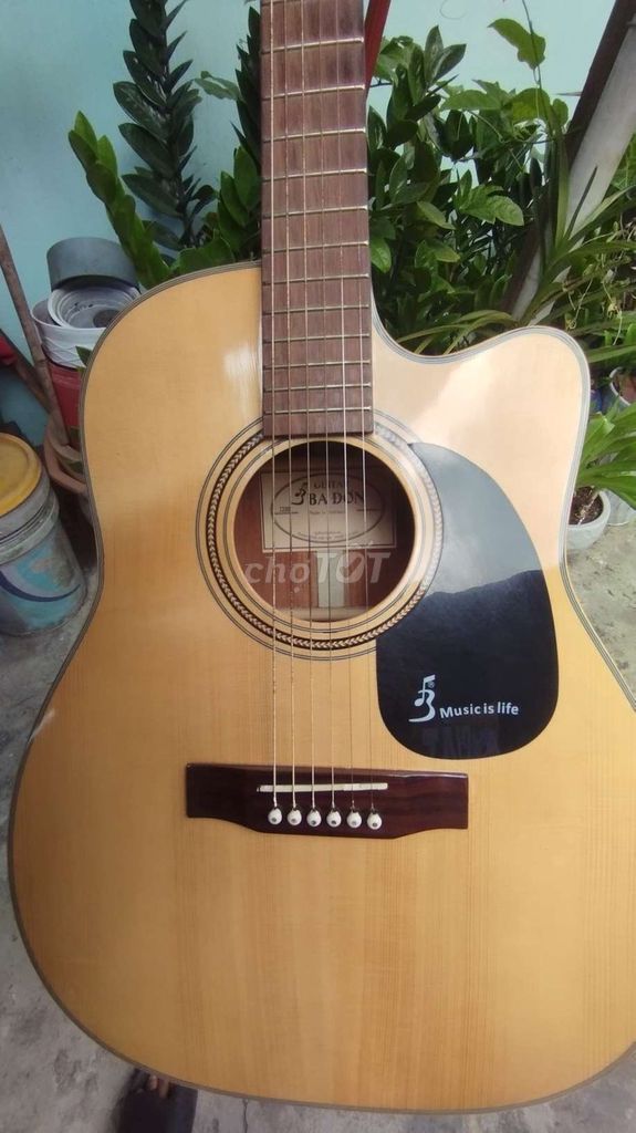 Đàn guitar acoustic Ba Đờn Gỗ Nâu vàng. Mua bán Nhạc cụ tại Thành phố Dĩ An Bình Dương được đăng bởi Khanh Nguyen hình 1