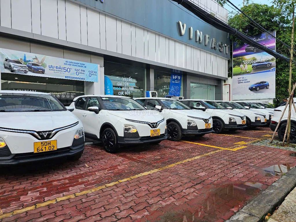 Tuyển 20 lái xe taxi công nghệ Grab + Be