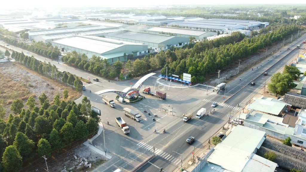 Cần bán đất sổ hồng mặt tiền dt741 đối diện khu công nghiệp Tân Bình