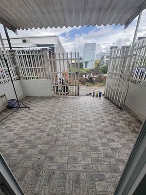 NHÀ CẤP 4 có gác hẻm bagac GẦN CHỢ PHƯỜNG 3.