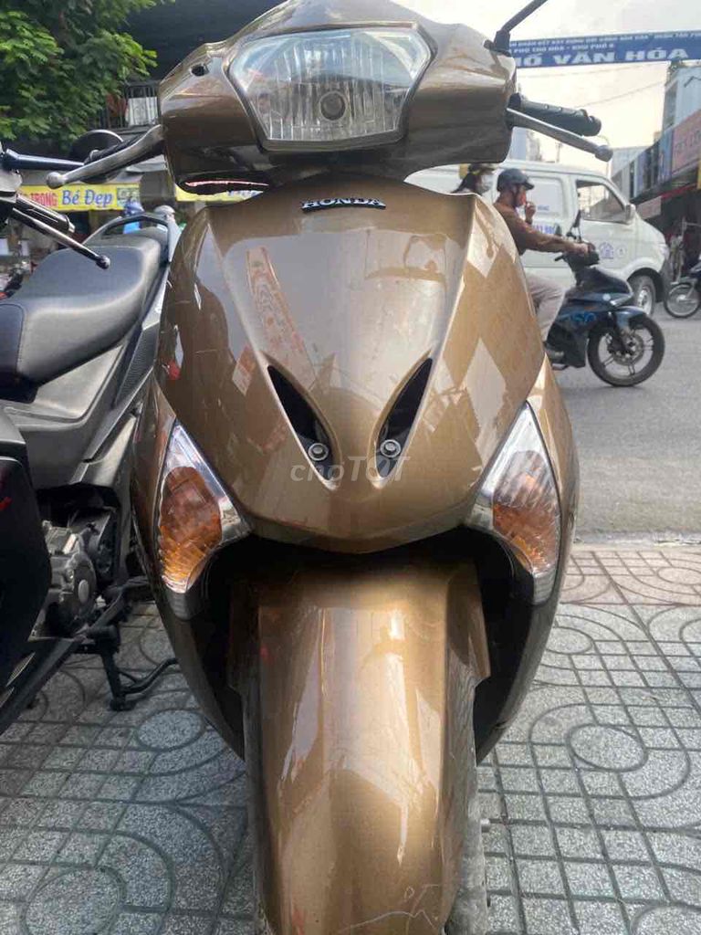 Honda Lead 110 máy êm, cốp cực rộng