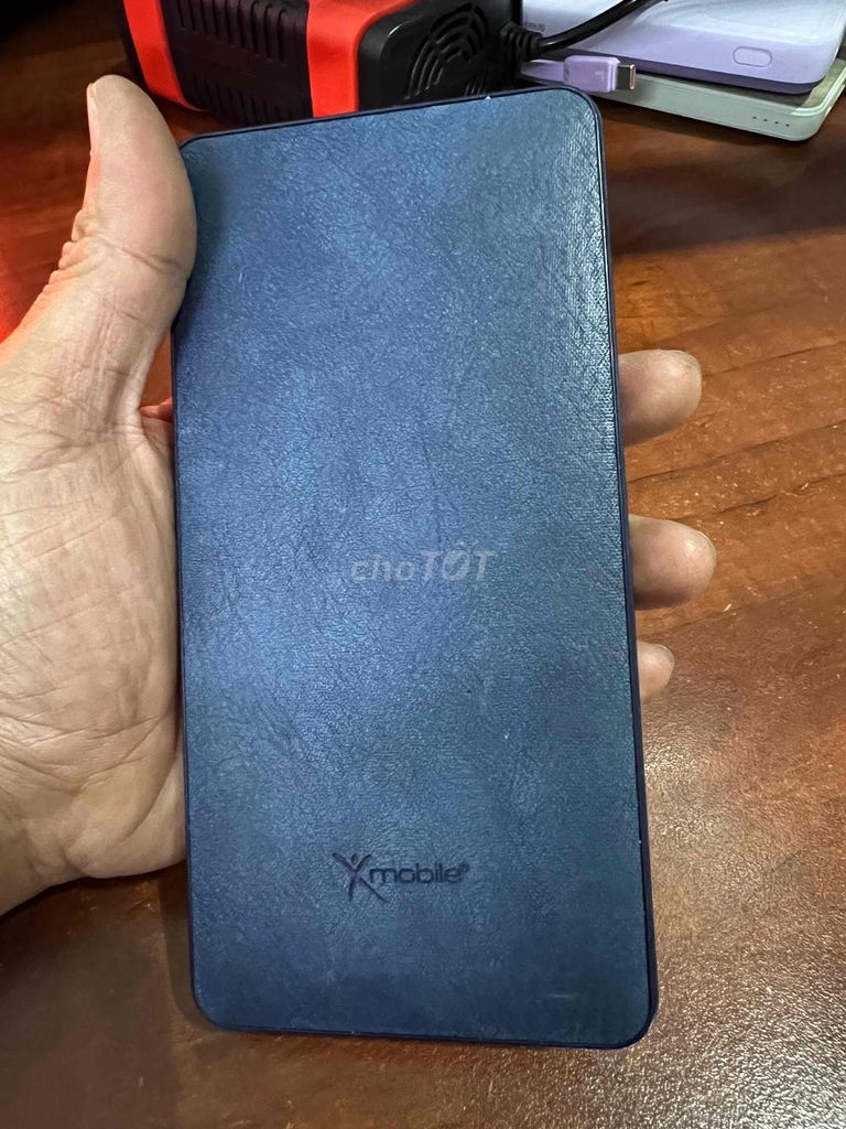 Sạc 18w Xmobile 20.000mAh như hình.