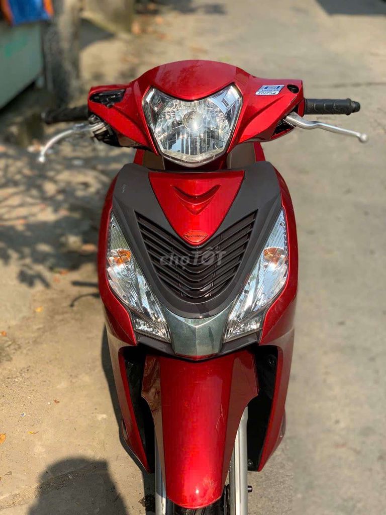 Honda Vision 2017 màu Đỏ. Mua bán Xe máy tại Quận Ô Môn Cần Thơ được đăng bởi Long  hình 1