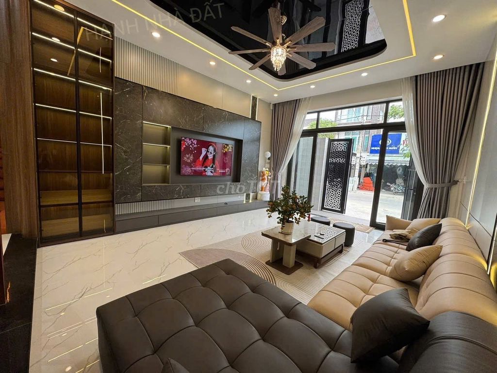 Аренда · 3 комн. · 100 м² · Quận Cẩm Lệ, ул. Đường Bùi Thiện Ngộ