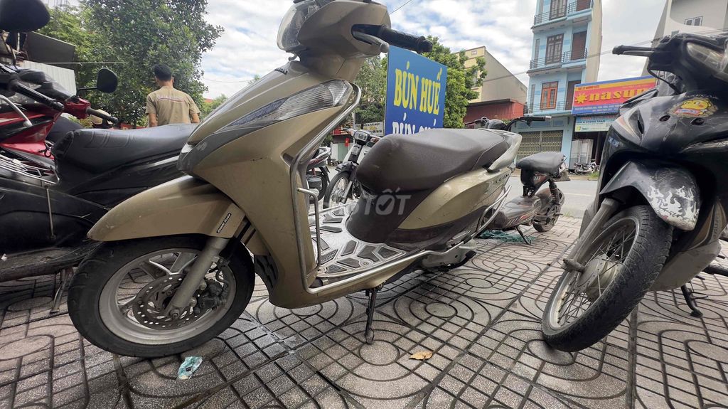 do nhu không cần đến xe lên bán. Mua bán Xe máy tại Huyện Yên Phong Bắc Ninh được đăng bởi Tiến Kiều hình 2