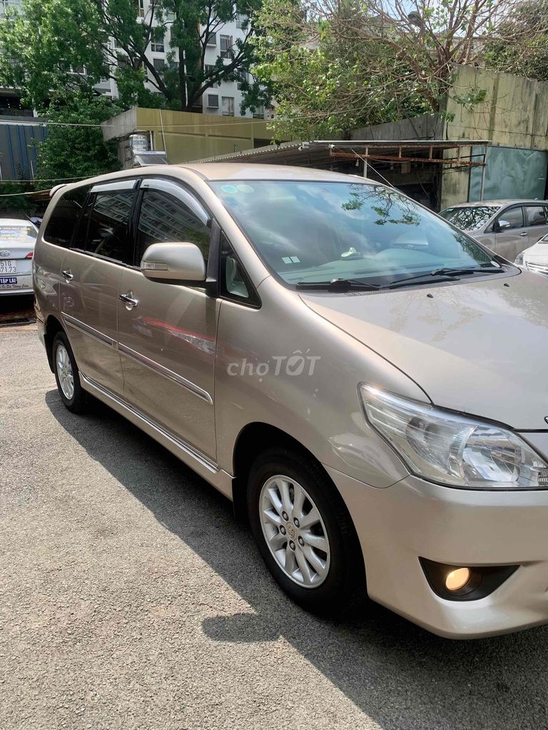 Toyota Innova 2013 - Bản 2.0V - Xe Gia Đình Sử Dụng Kỹ