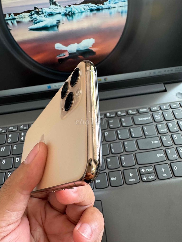 iPhone 11 Pro Quốc Tế, pin 100. Mua bán Điện thoại tại Quận Ninh Kiều Cần Thơ được đăng bởi phan Nhân  hình 1