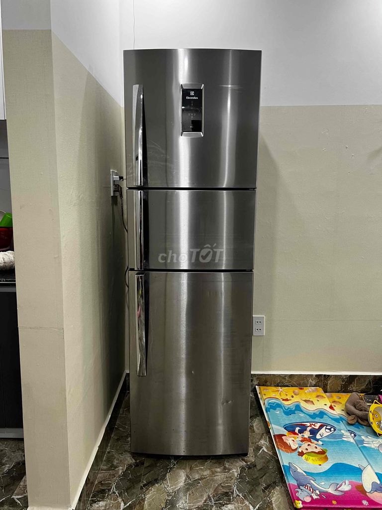 tủ lạnh electrolux 260 lít 3 cánh có đông mềm