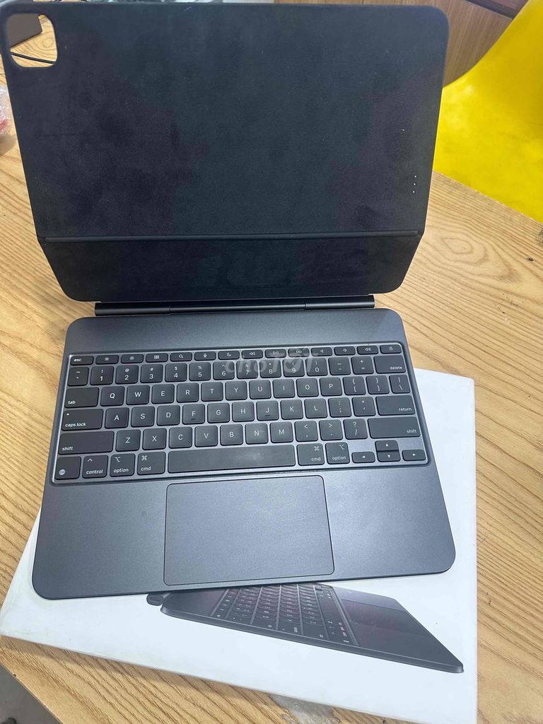 Apple Magic Keyboard Đen 99% Ipad pro 13inch M4/M5. Mua bán Phụ kiện (Màn hình, Chuột...) tại Quận Nam Từ Liêm Hà Nội được đăng bởi Ngô Thị Yến hình 1
