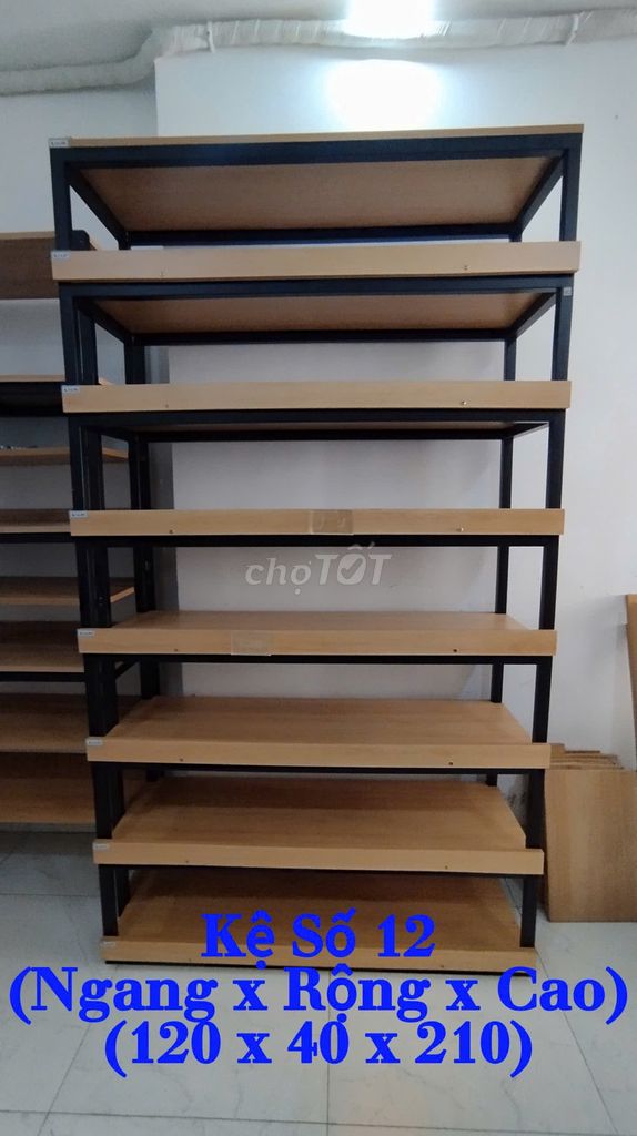Kệ trưng bày Kệ số 3 Gỗ Sắt Nâu Đen. Mua bán Tủ, kệ gia đình tại Quận 3 Tp Hồ Chí Minh được đăng bởi Châu Vy hình 1
