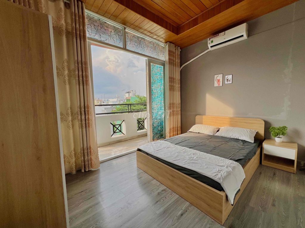 1 Phòng ngủ + 1 phòng khách có Bancon và cửa sổ 30m2 tại Phan Huy Ích