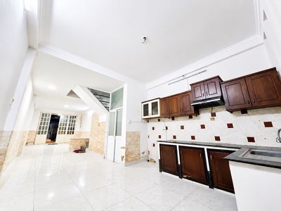 NHÀ Ở HẺM XE HƠI TẬN 3 PHÒNG NGỦ