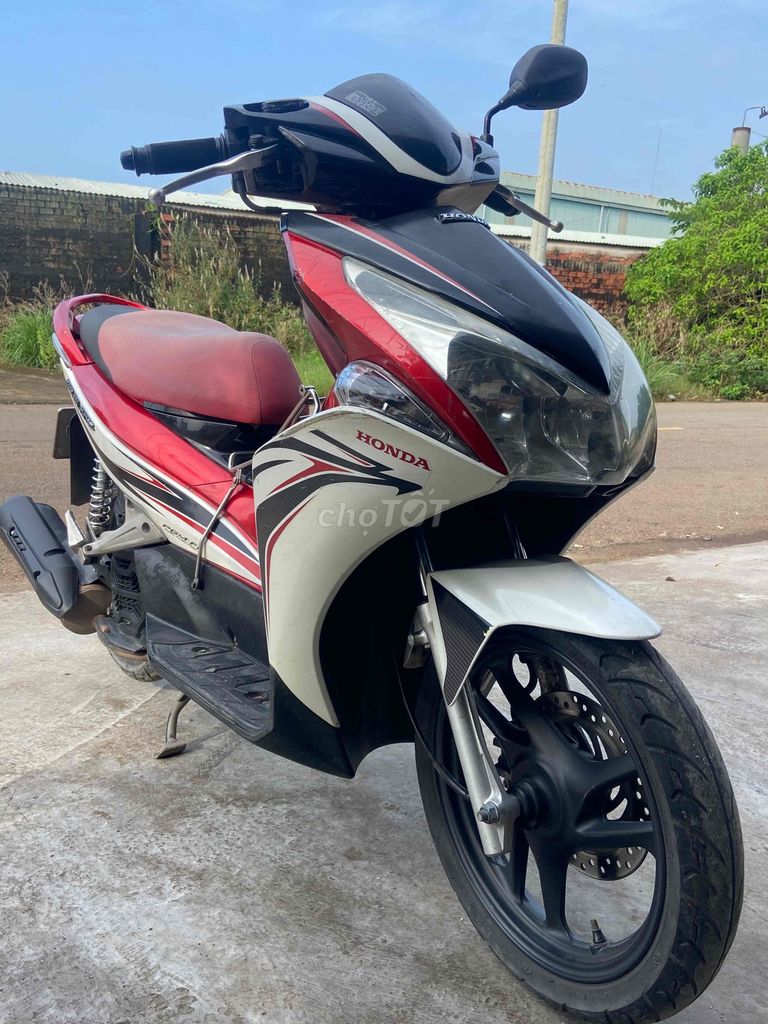 HONDA AIRBLADE FI 2012 CHÍNH CHỦ KÝ GIẤY ĐƯỢC. Mua bán Xe máy tại Huyện Thống Nhất Đồng Nai được đăng bởi CHODONGNAI youtube video hình 4