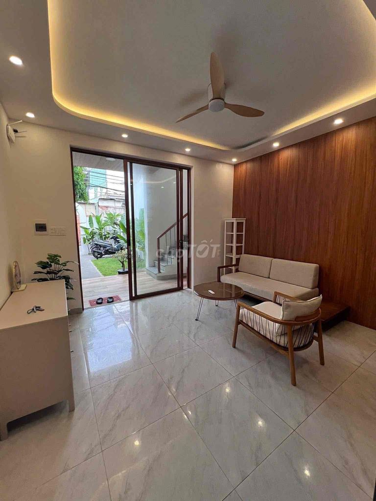 Nhà vườn khu hồ nghinh 2pn,1wc sát biển