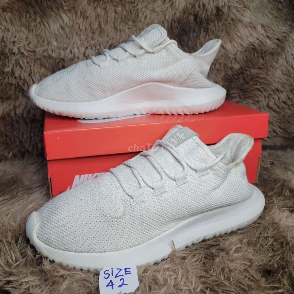 adidas Tubular Shadow

Size 42