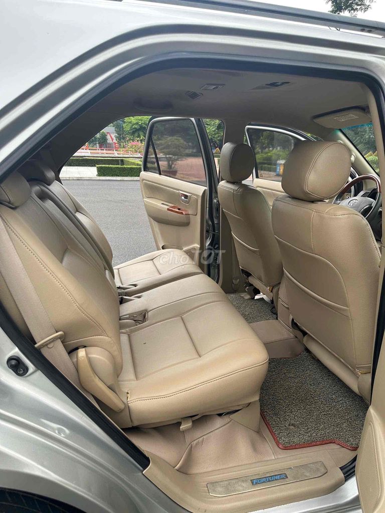 Toyota Fortuner 2009 -AT