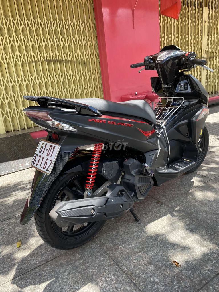 0978593947 - Honda Air Blade2017 mới 90% bs61 chính chủ