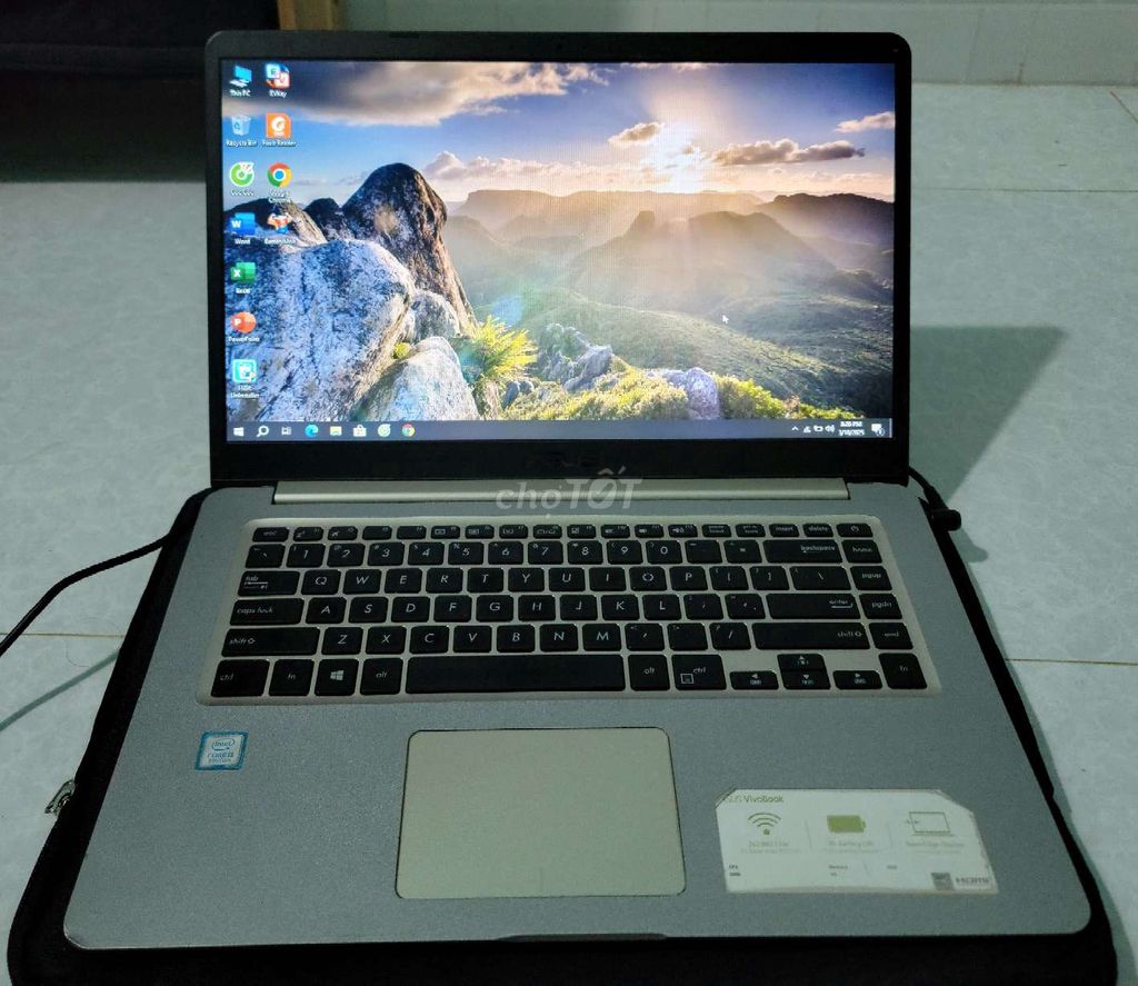 Asus vivobook i3 8130U /ram 8g / ssd 128 + hdd 1tb