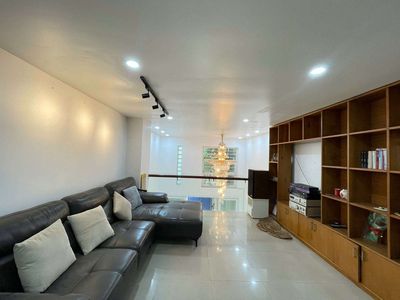 Nhà phố 55 m² · 4 PN · Cách Mạng Tháng Tám