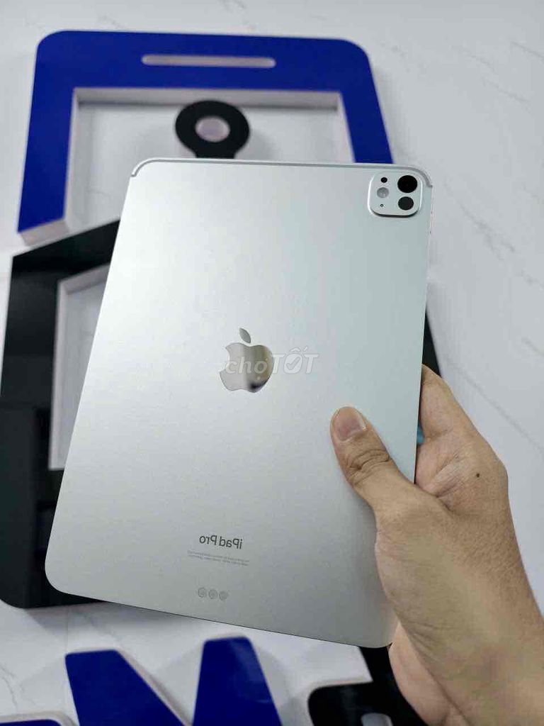 Apple iPad Pro M4 11” 256GB WiFi Silver 99%. Mua bán Máy tính bảng tại Quận 10 Tp Hồ Chí Minh được đăng bởi Đặng Quốc hình 1