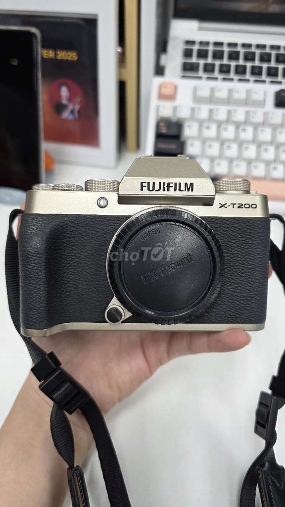 Máy ảnh Fujifilm X-T200 Vàng đồng. Mua bán Máy ảnh, Máy quay tại Quận 7 Tp Hồ Chí Minh được đăng bởi NEYU hình 1