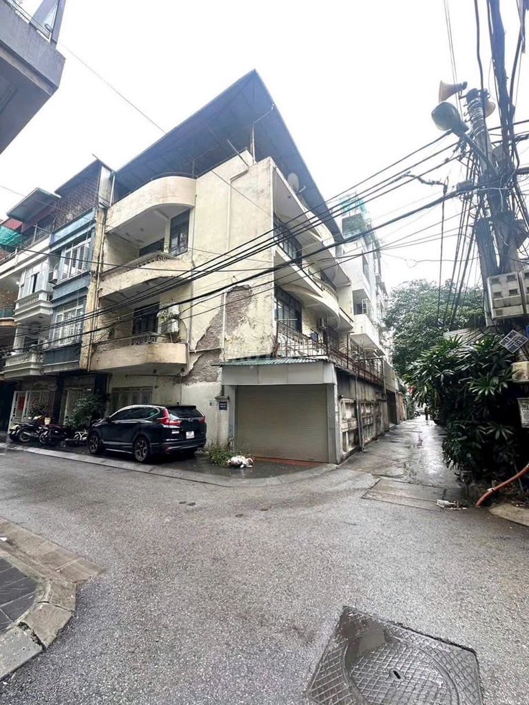 Bán đất 2 mặt tiền trung tâm Hai Bà Trưng, 112m2, MT 21m