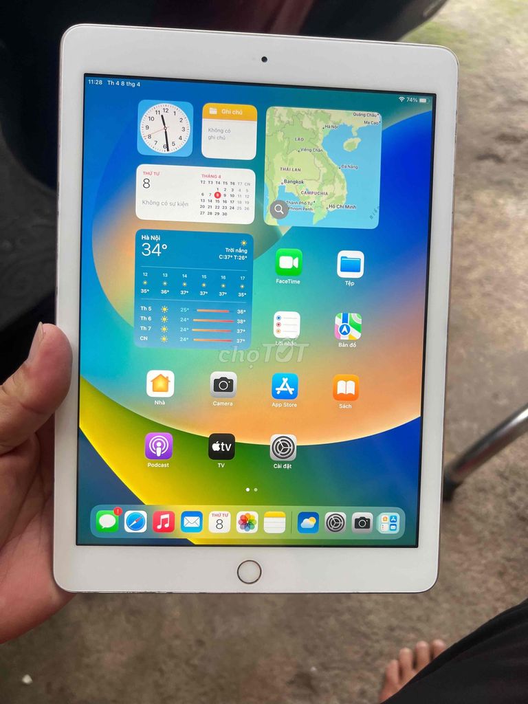 Apple iPad (thế hệ 5) 32GB Vàng. Mua bán Máy tính bảng tại Thành phố Vũng Tàu Bà Rịa - Vũng Tàu được đăng bởi hungrâu hình 1