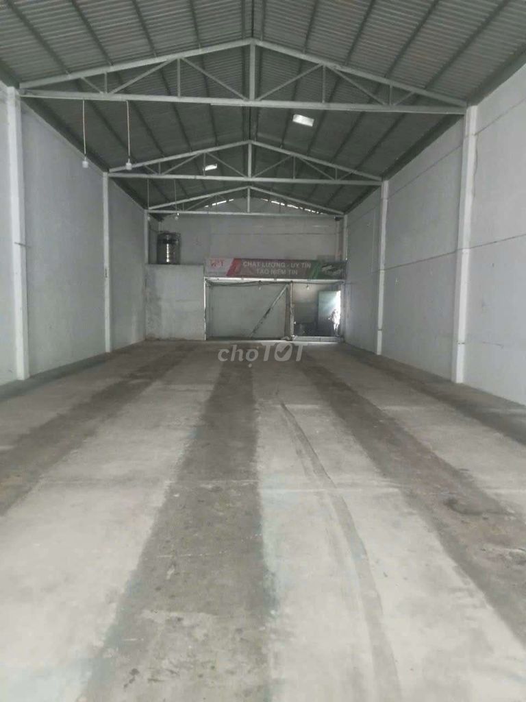 KHO XƯỞNG 10X30M GÁC 10OM ĐƯỜNG XE TẢI ĐẬU CỬA SX ĐA NGÀNH NGHỀ