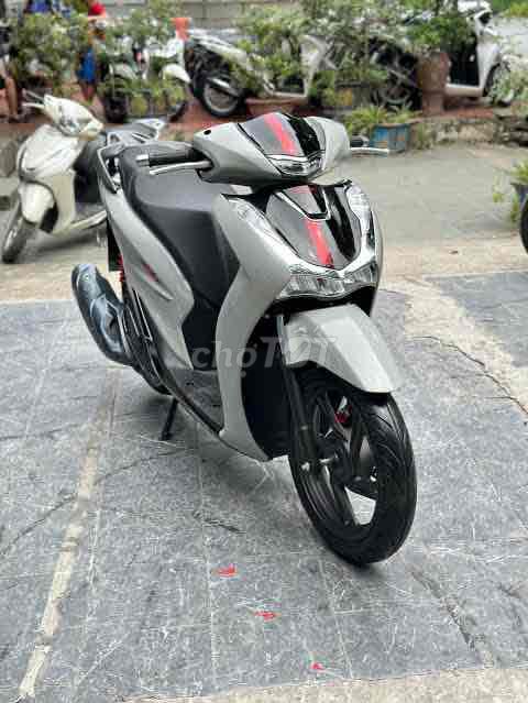 Серый цемент Honda SH 150 3000 км