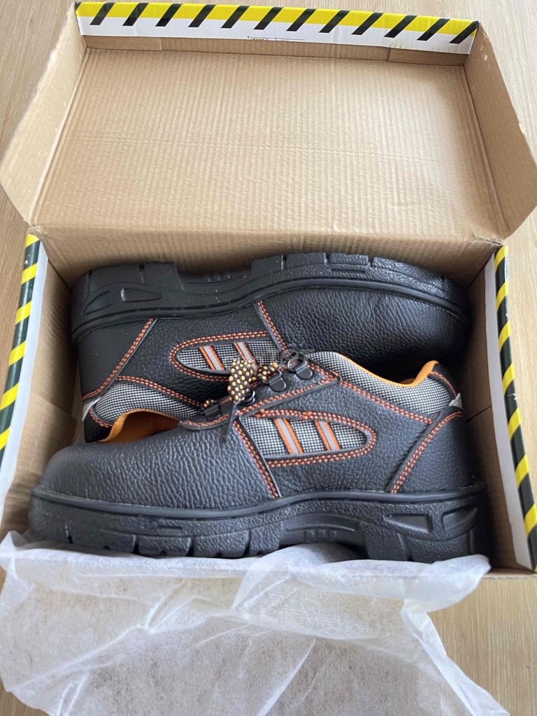 giày bảo hộ nam size 41 mới 100%. Mua bán Giày dép tại Quận Liên Chiểu Đà Nẵng được đăng bởi YAME STORE hình 2