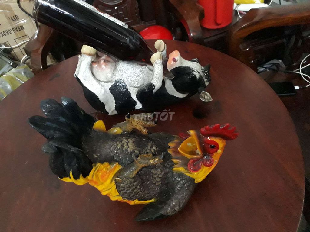 Con bò sữa và con gà ôm chai rượu. Mua bán Cây cảnh, đồ trang trí tại Quận 1 Tp Hồ Chí Minh được đăng bởi chi nguyen hình 3