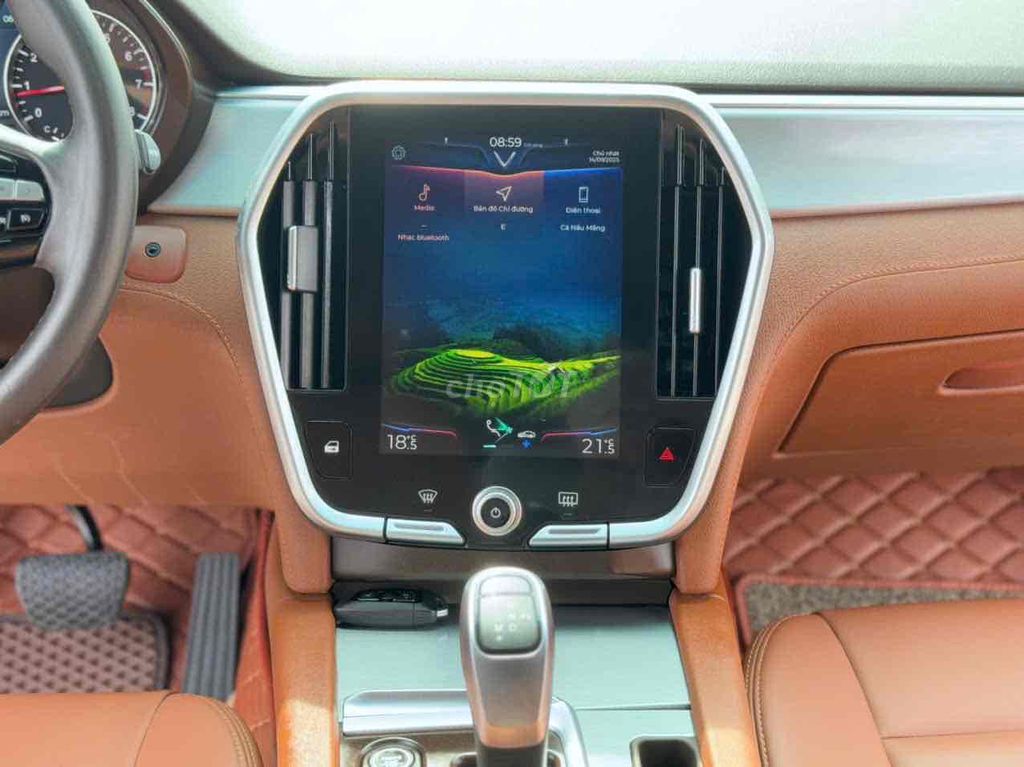 VinFast Lux SA2.0 2019 Premium 2.0 AT - 70000 km. Mua bán Ô tô tại Quận 12 Tp Hồ Chí Minh được đăng bởi a trung hình 13
