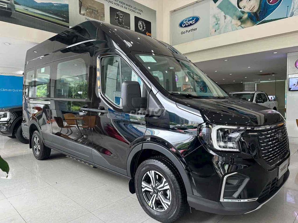 Ford Transit 2025 siêu ưu đãi