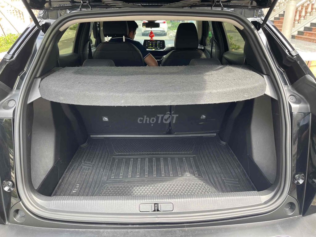 PEUGEOT 2008 GT LINE 2022 MÀU ĐEN 1 CHỦ CỰC MỚI. Mua bán Ô tô tại Thành phố Thủ Đức Tp Hồ Chí Minh được đăng bởi Nguyên Ô Tô Thủ Đức hình 13
