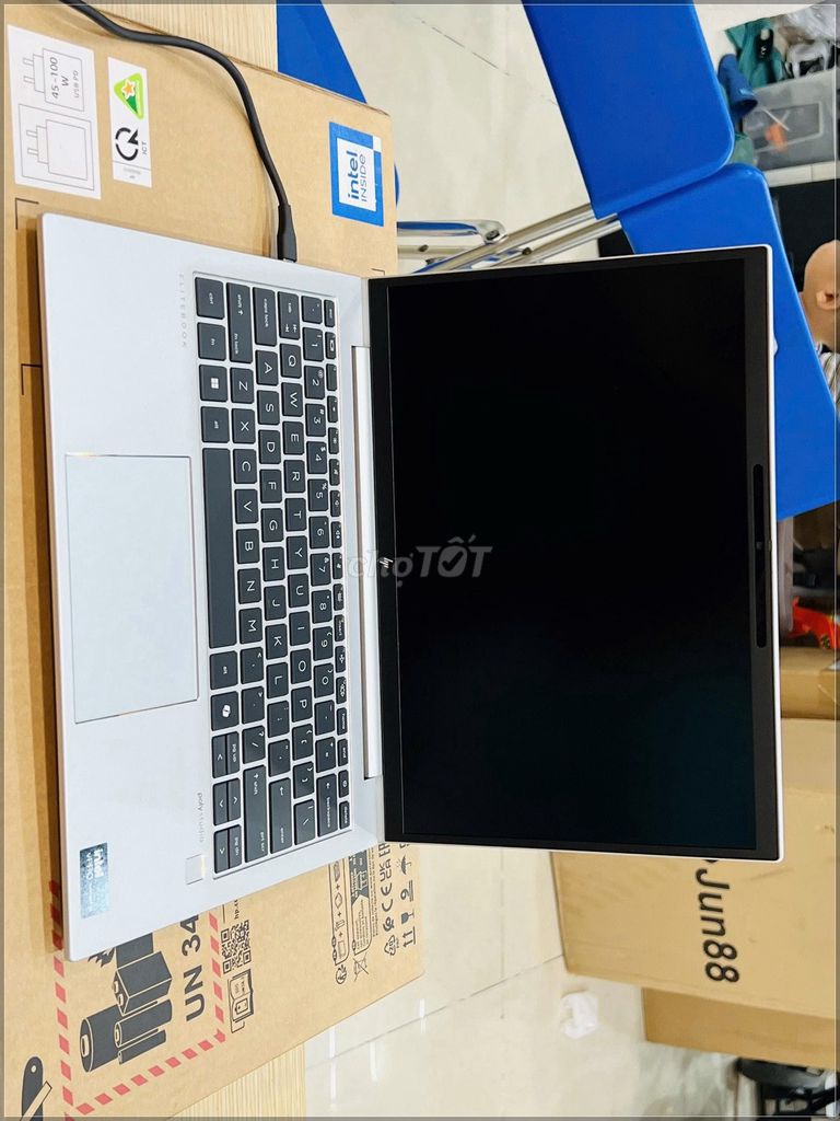 HP EliteBook 830 G11 Core Ultra 7 16GB/512GB Mới. Mua bán Laptop tại Quận Đống Đa Hà Nội được đăng bởi Hoàng Táo  hình 1