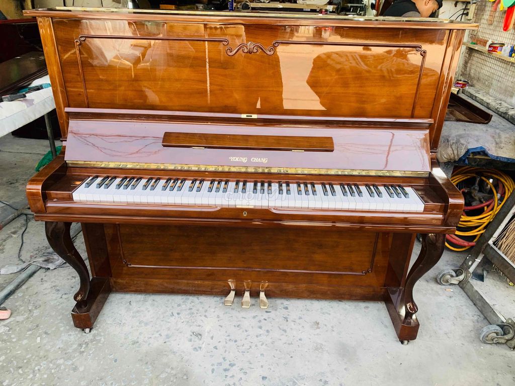 piano cơ u131