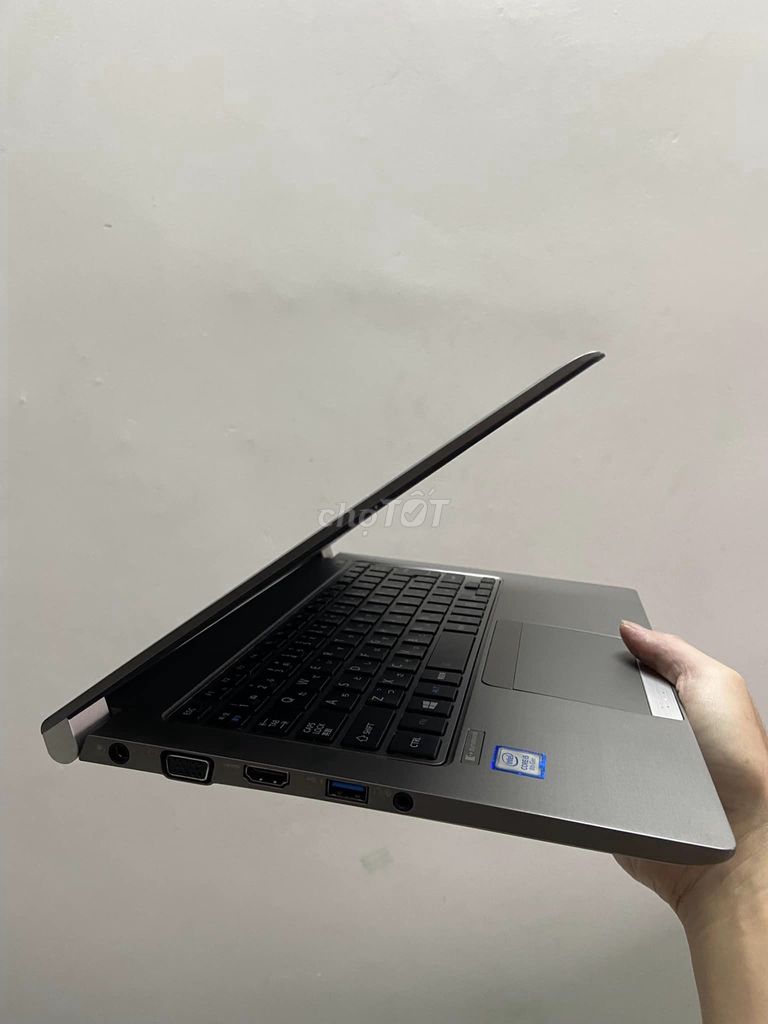 Toshiba Dynabook R63 i5-8250 8g ssd256 màn 13.3FHD