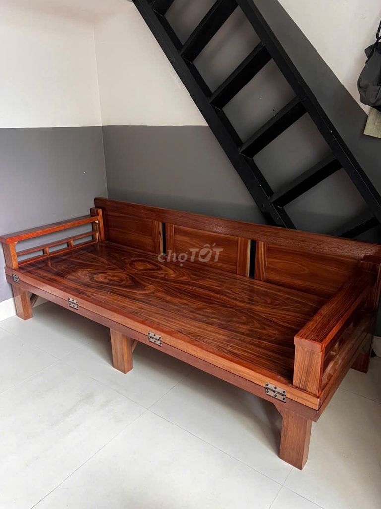 đồ trang trí trong nhà  Ghế dài Gỗ HX Nâu đỏ. Mua bán Cây cảnh, đồ trang trí tại Quận Liên Chiểu Đà Nẵng được đăng bởi Salon gỗ Hoa Hùng hình 1
