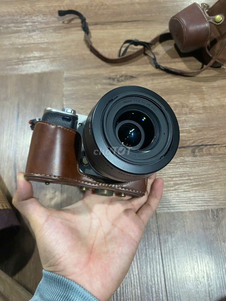 Máy ảnh Sony A6000 Bạc. Mua bán Máy ảnh, Máy quay tại Thành phố Thuận An Bình Dương được đăng bởi Trương Mai Công Trí hình 1