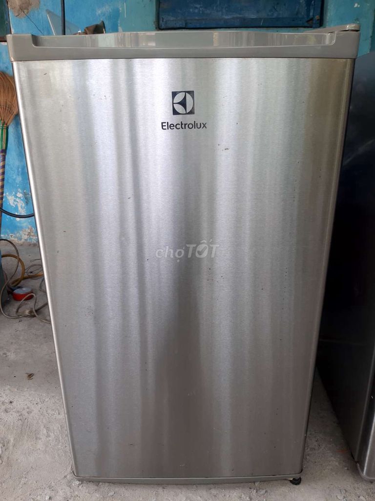 Tủ Electrolux 90L còn rất đẹp