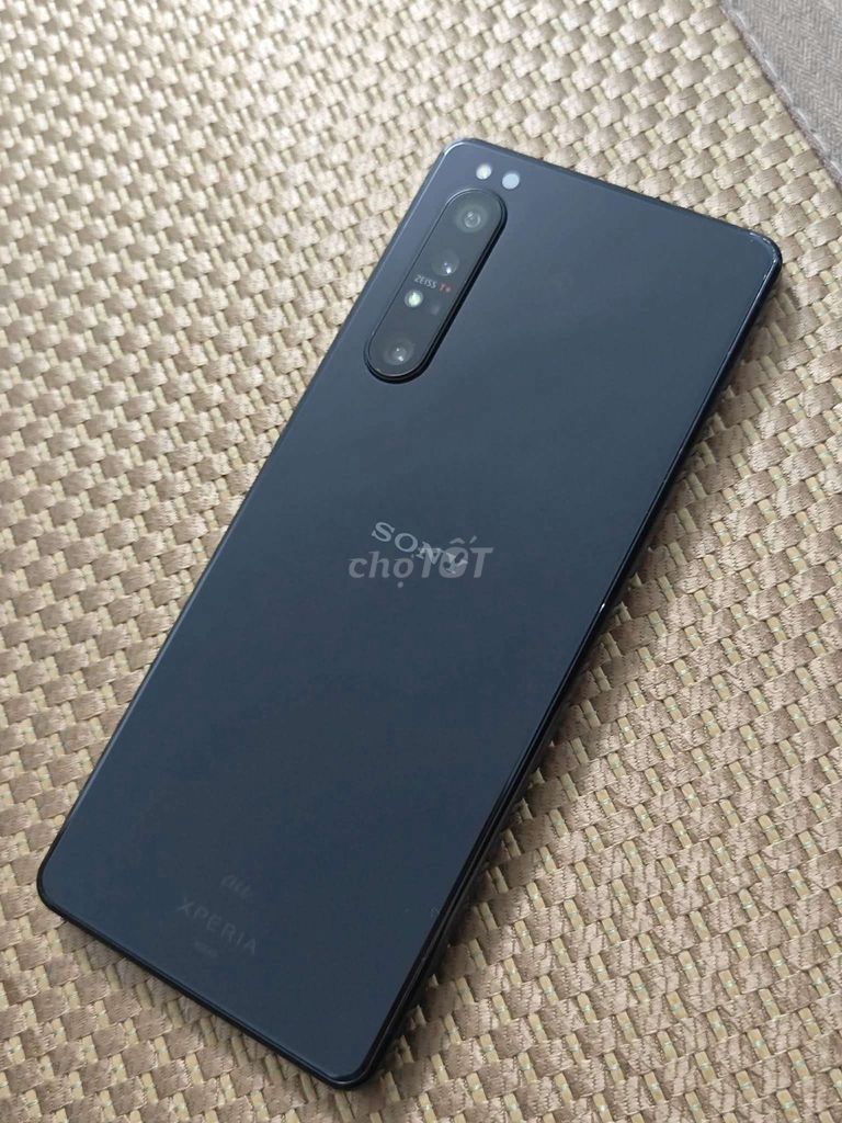 Sony Xperia 1 Mark II Đen. Mua bán Điện thoại tại Thành phố Yên Bái Yên Bái được đăng bởi Duy  hình 1