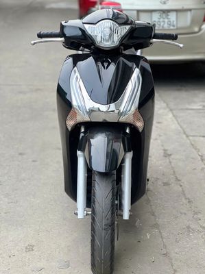 SH đăng ký đầu 2017, máy nguyên zin, chạy bốc, êm. Mua bán Xe máy tại Quận Cầu Giấy Hà Nội được đăng bởi E Thuý Hạnh